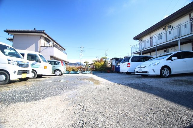 サンロードの駐車場|駐車スペースもあります