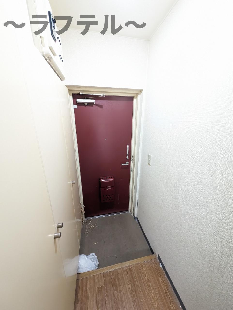 所沢市緑町３丁目の賃貸マンションの玄関