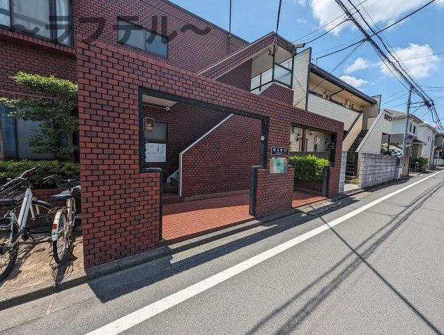 所沢市緑町３丁目の賃貸マンションのエントランス