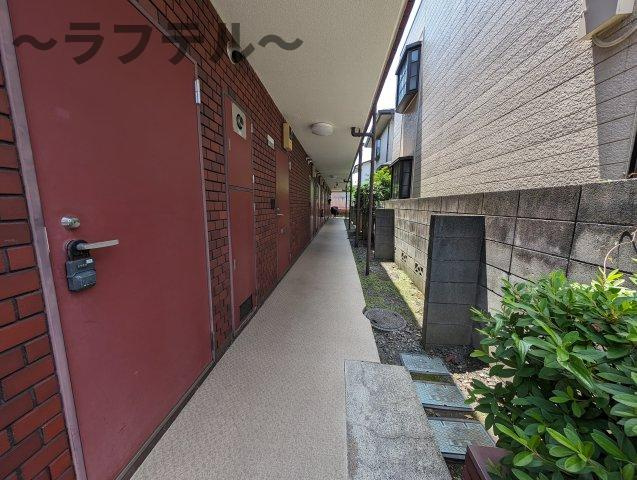 所沢市緑町３丁目の賃貸マンションのロビー
