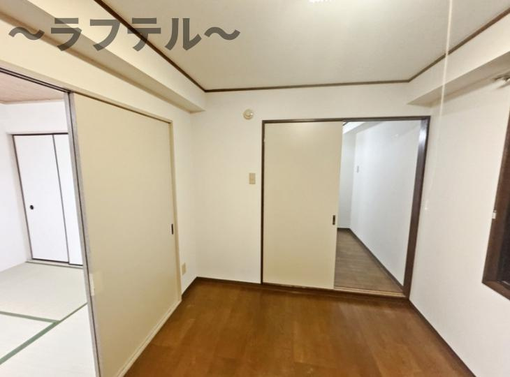b’CASA新狭⼭re-bornの洋室