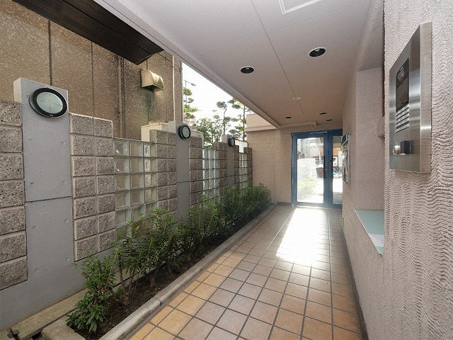 ジュネス東住吉のエントランス