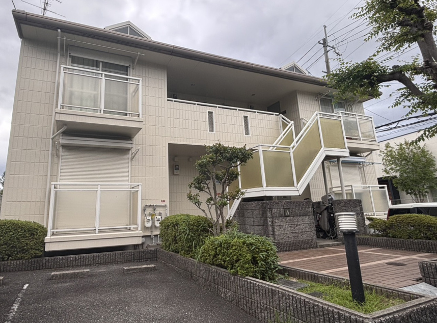 アルカディア真上台A棟の外観
