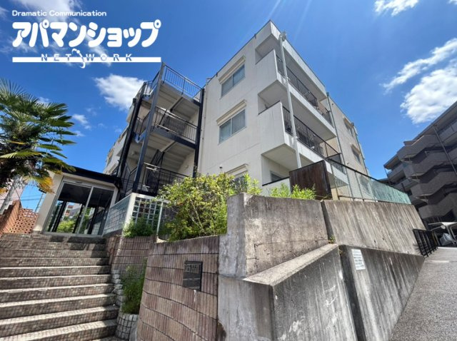 リッチヒル富雄の外観