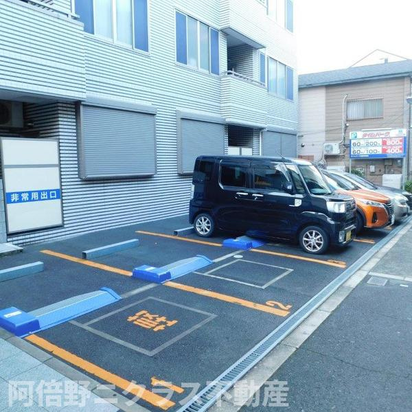 Ritz東住吉の駐車場