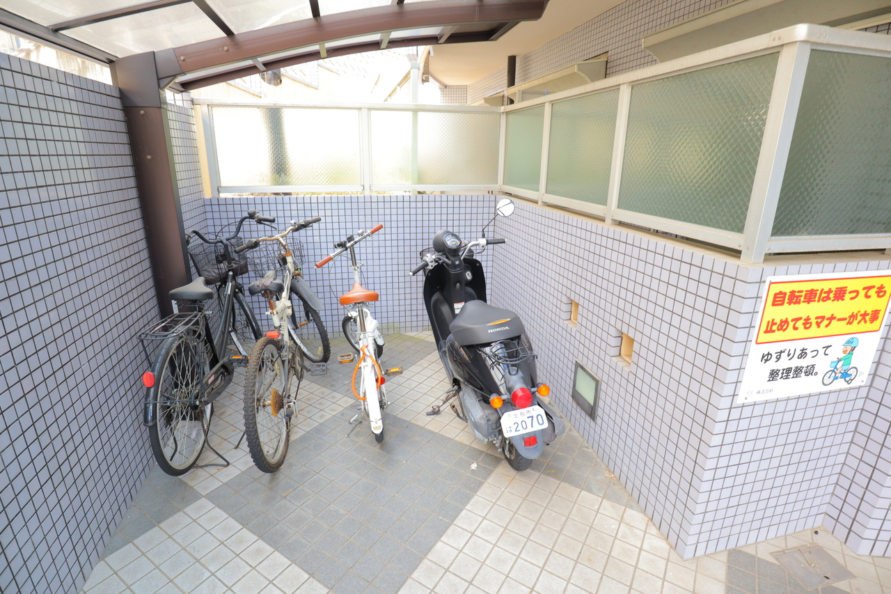 シティパレス生駒谷田町P7の駐車場
