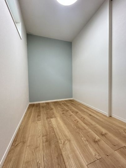 岸町6丁目戸建の洋室