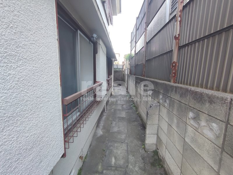 杉並区松庵１丁目のアパートのエントランス