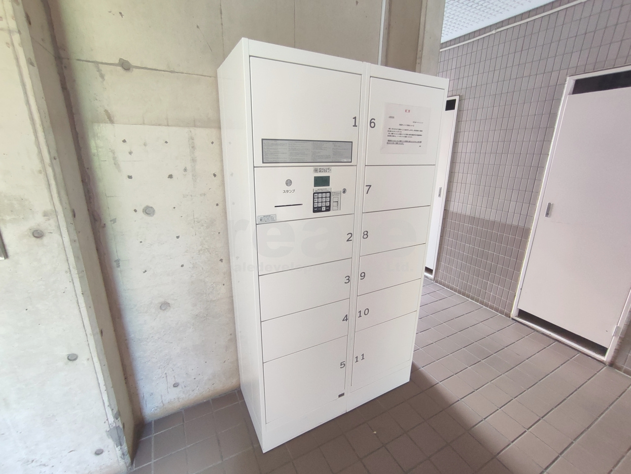 武蔵野市吉祥寺北町４丁目の賃貸マンションのエントランス