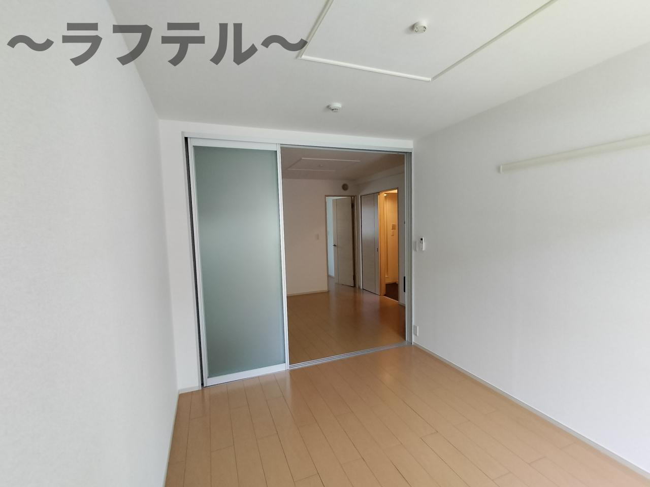 キャンディッドの洋室