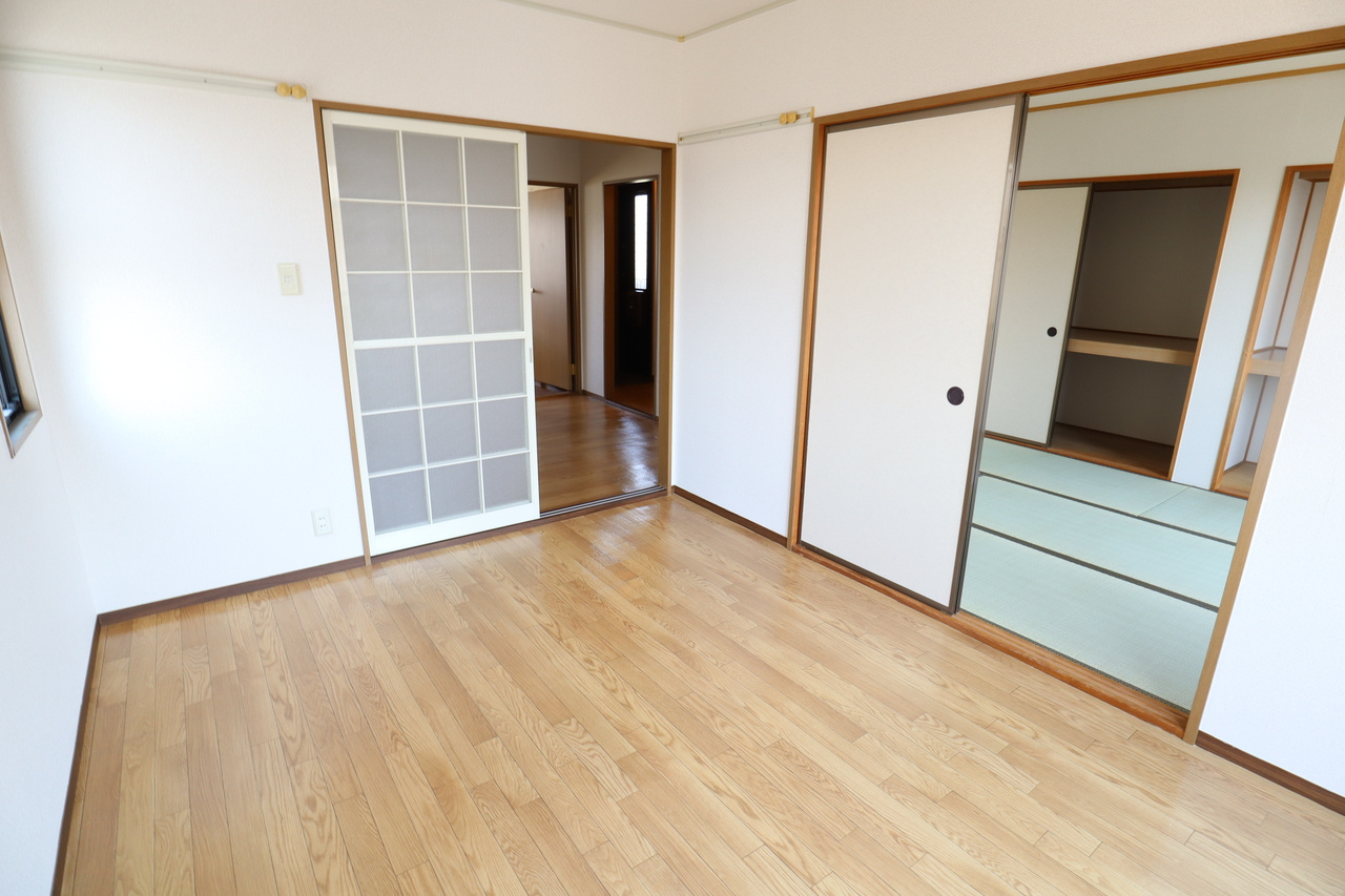 グリーンハイツ4号館の洋室