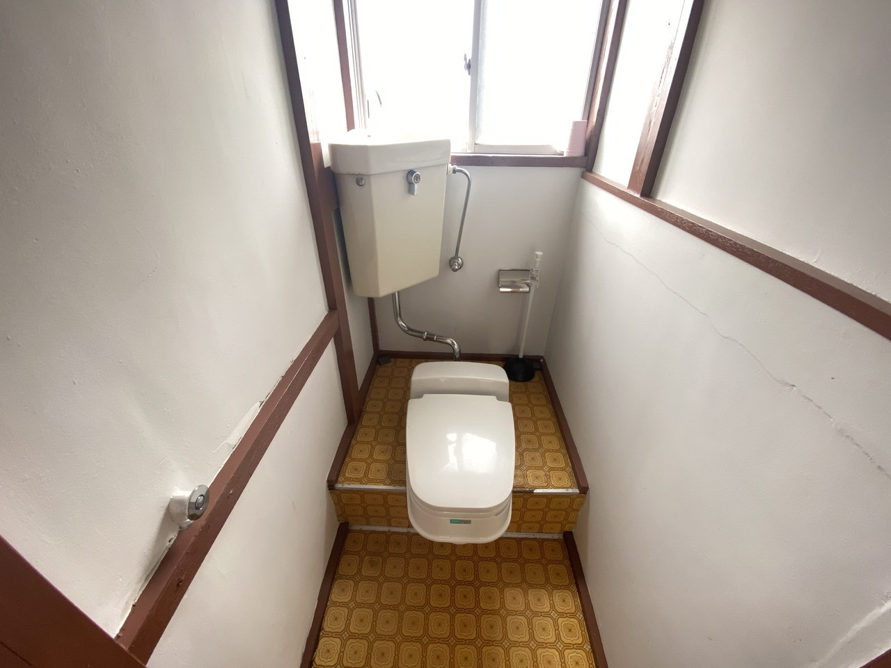 井原様方貸家のトイレ