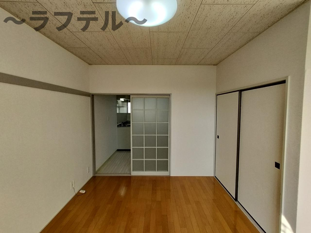 リバーサイドハイツA棟の洋室