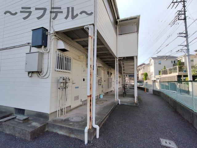 リバーサイドハイツA棟のエントランス