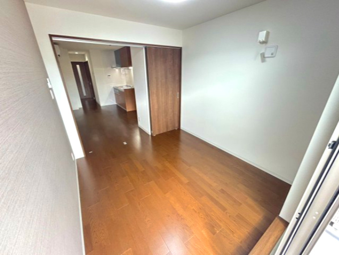 クレアール法蓮町の洋室