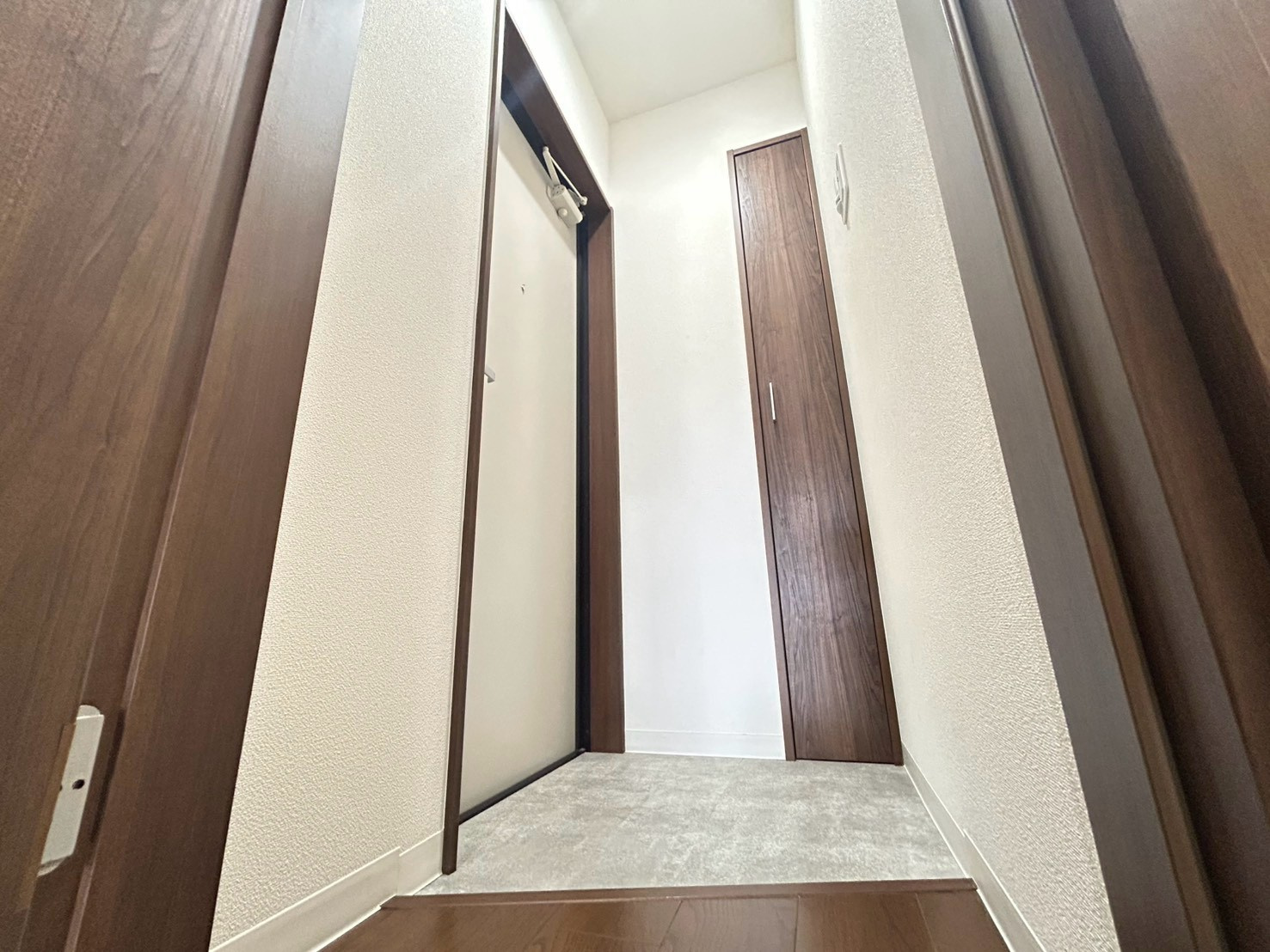 クレアール法蓮町の玄関