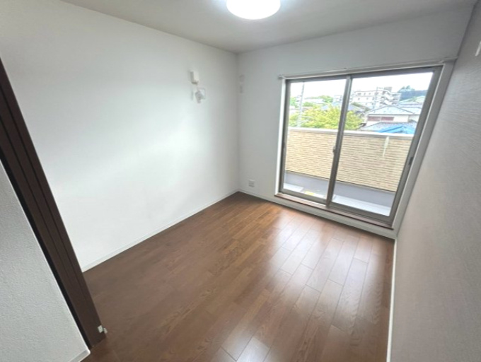 クレアール法蓮町の洋室