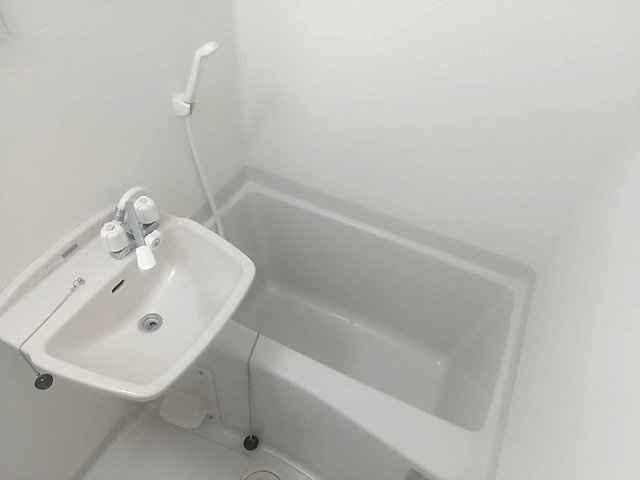 レオパレスＴＡＫＡ　デルタの浴室