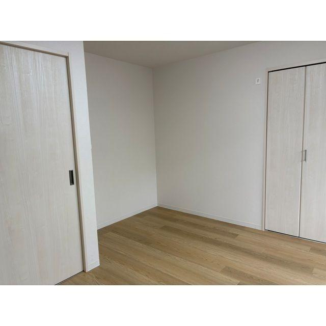 クレアール西今川の洋室