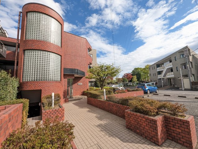 所沢市小手指町１丁目の賃貸マンションの外観|1Fフローリング、2F以上はカーペット仕様