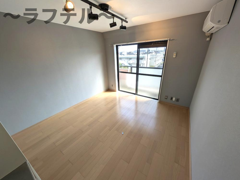 所沢市小手指町１丁目の賃貸マンションの居間・リビング
