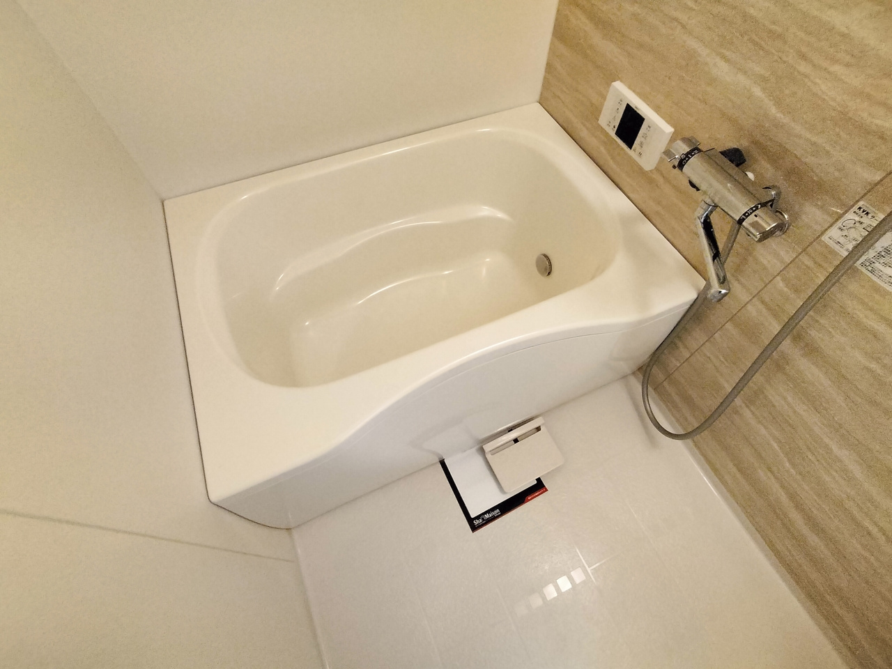 奈良市六条西１丁目のアパートの浴室