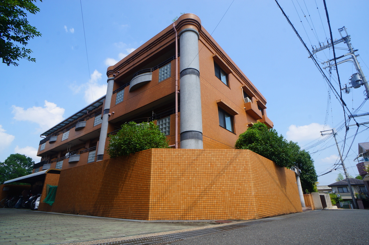 ｉｏ学園前ＩＶの外観