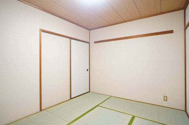 ヴィルドミール富雄の和室
