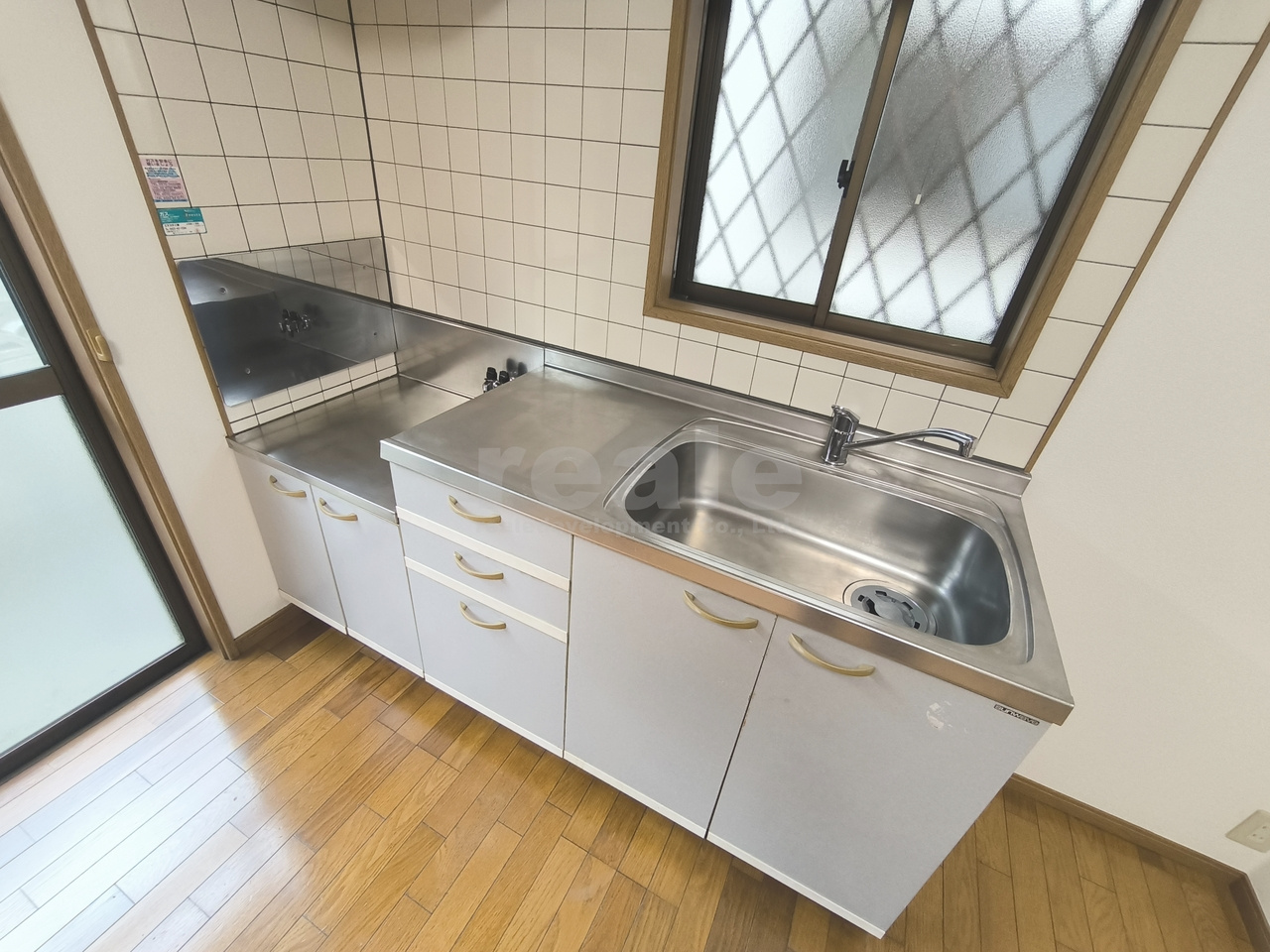 三鷹市牟礼１丁目のアパートのキッチン