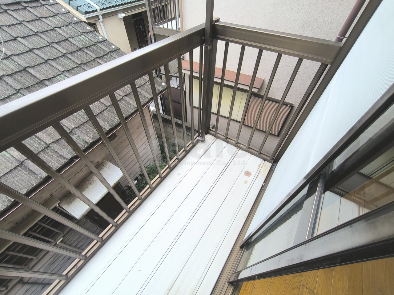 三鷹市牟礼１丁目のアパートのバルコニー