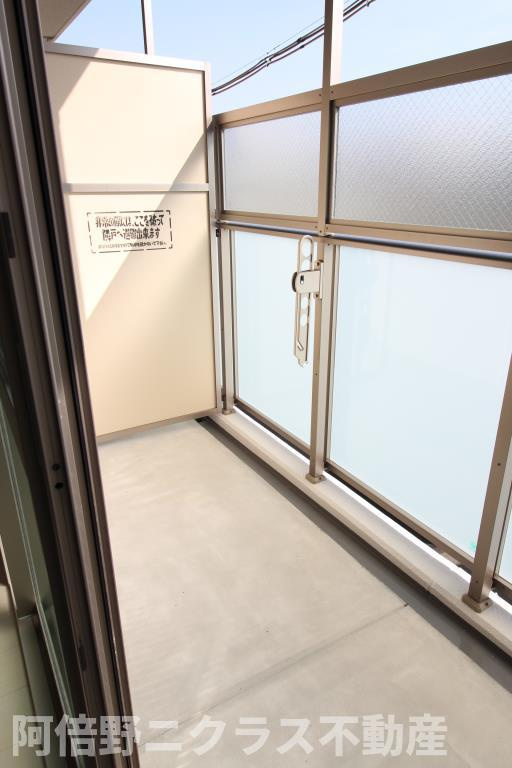 アフィーノのバルコニー|内装は別部屋の参考写真です。