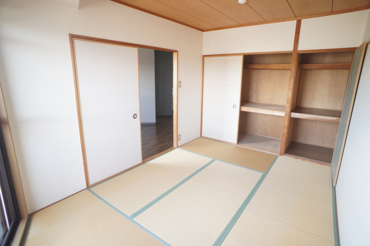 タワーアラモードの和室