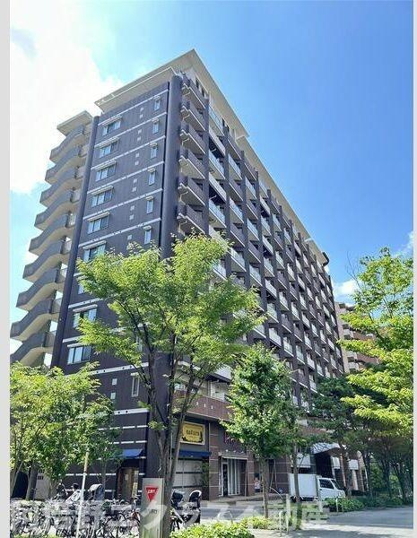 ロイヤルパークス桃坂の外観
