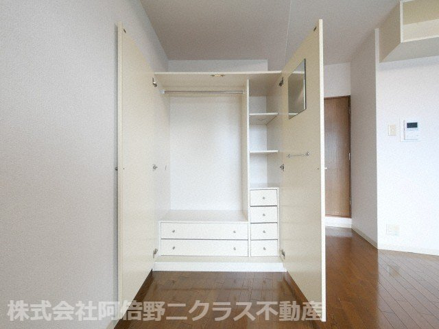 エストゥディオ・アヴァンサルの収納|内装は別部屋の参考写真です。