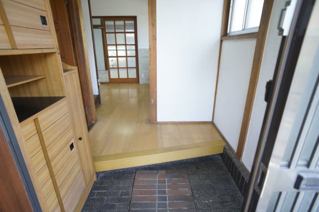 上牧町米山台戸建の玄関