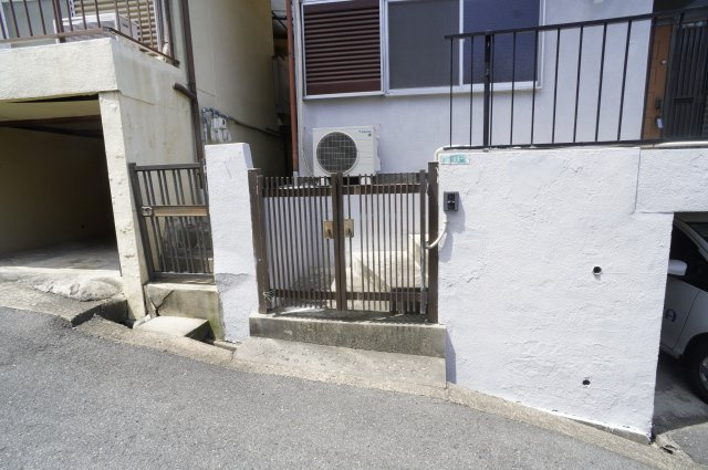 上牧町米山台戸建のエントランス