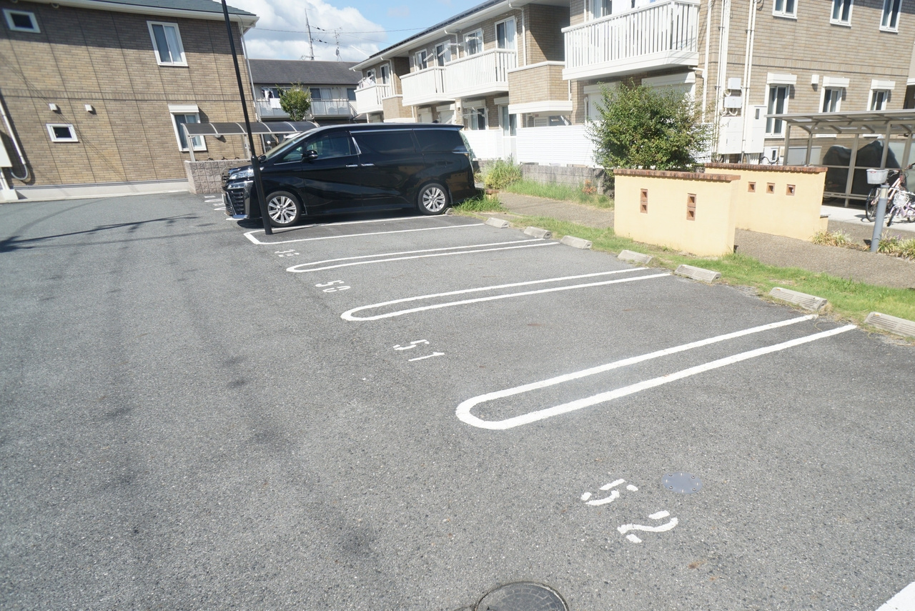 リビングタウン四条大路Ｄ棟の駐車場