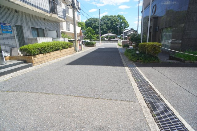 グランリヴィエール三郷駅前のその他
