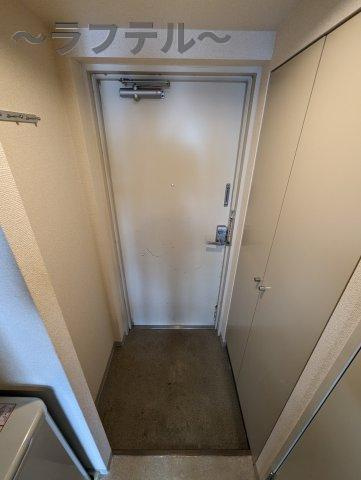 所沢市寿町の賃貸マンションの玄関