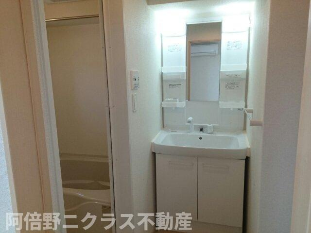 フェリチェートの洗面所|ゆったりとスペースのある洗面所