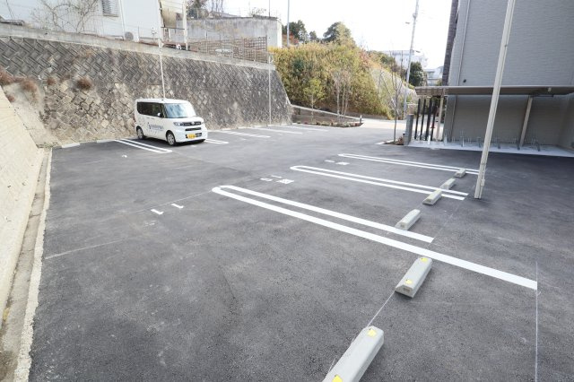 コティマヒルズ生駒の駐車場