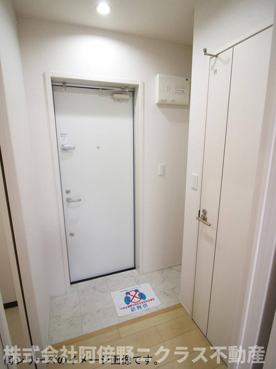 フジパレスあびこⅥ番館の玄関