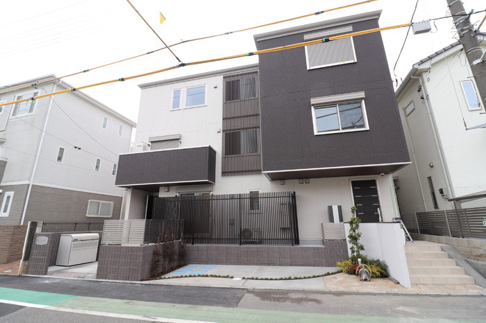 ルリアン元町の外観