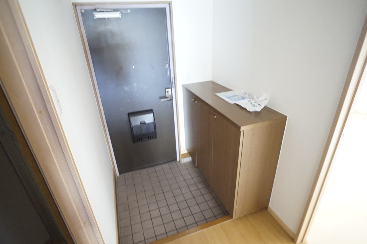 エトワール生駒の玄関