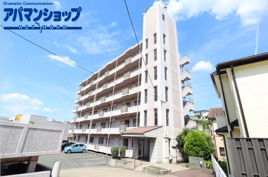 エトワール生駒の外観