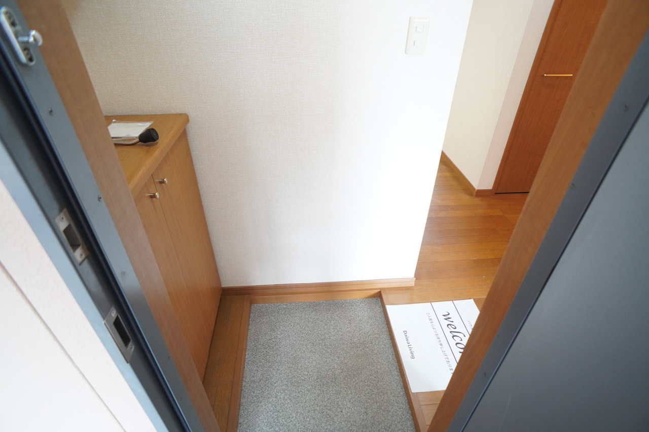 シャルマン二番館Ａ棟の玄関