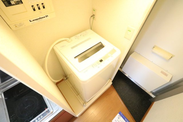 レオパレスサンメゾンの玄関