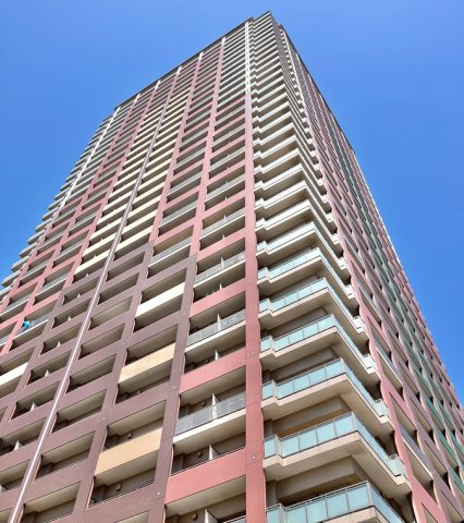 オーベルタワー川口コラージュの外観