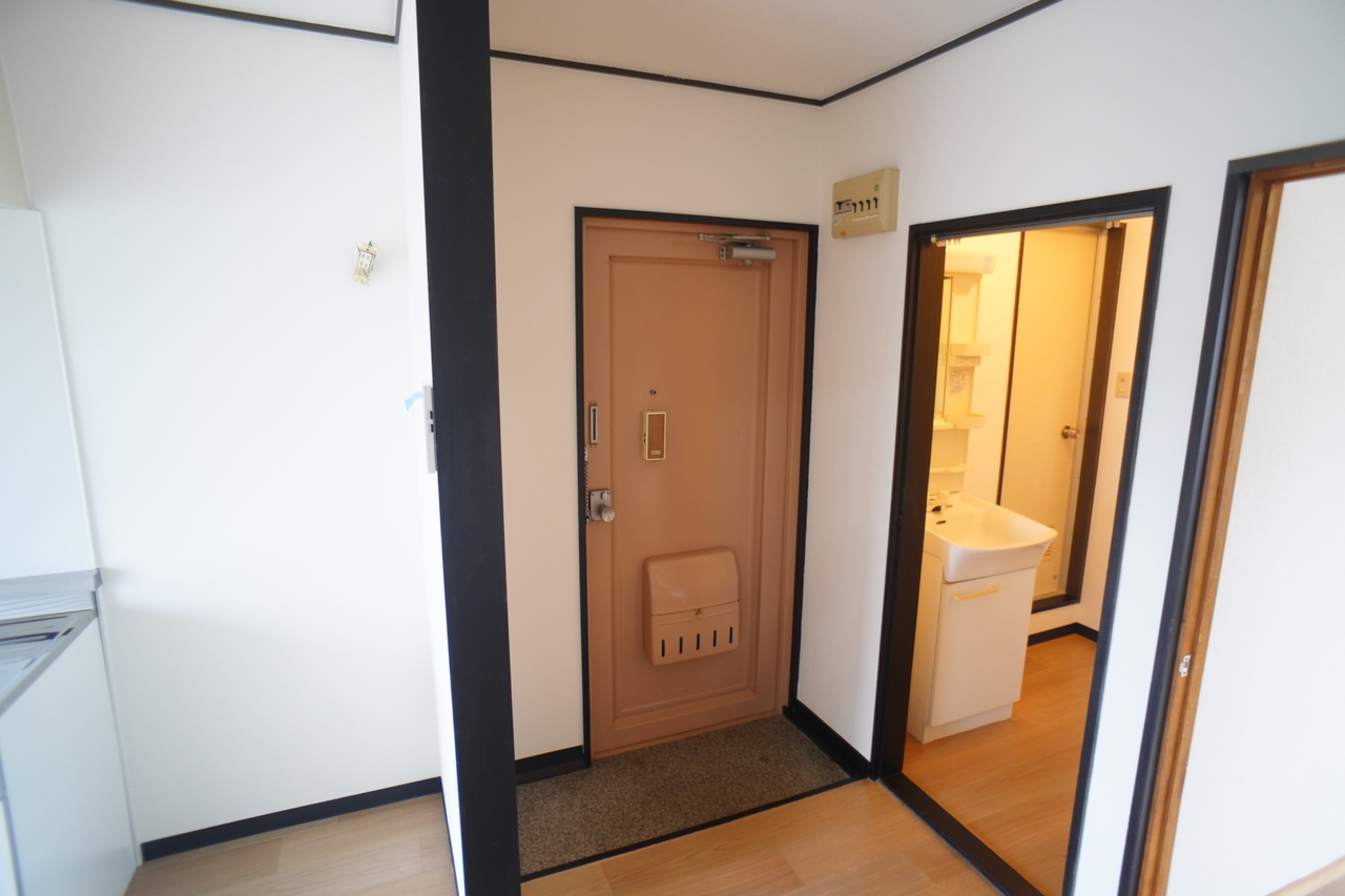 大奥マンションB棟の玄関