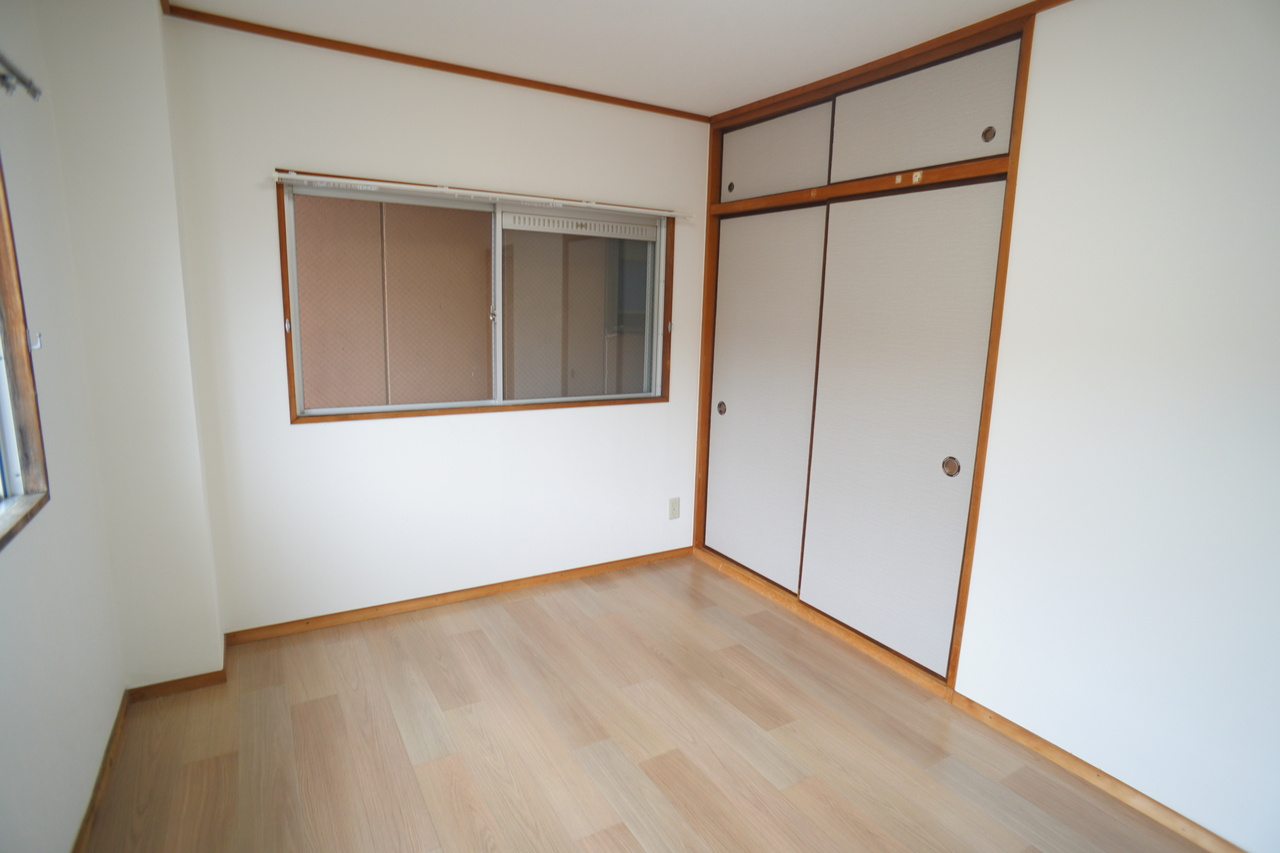 大奥マンションB棟の居間・リビング